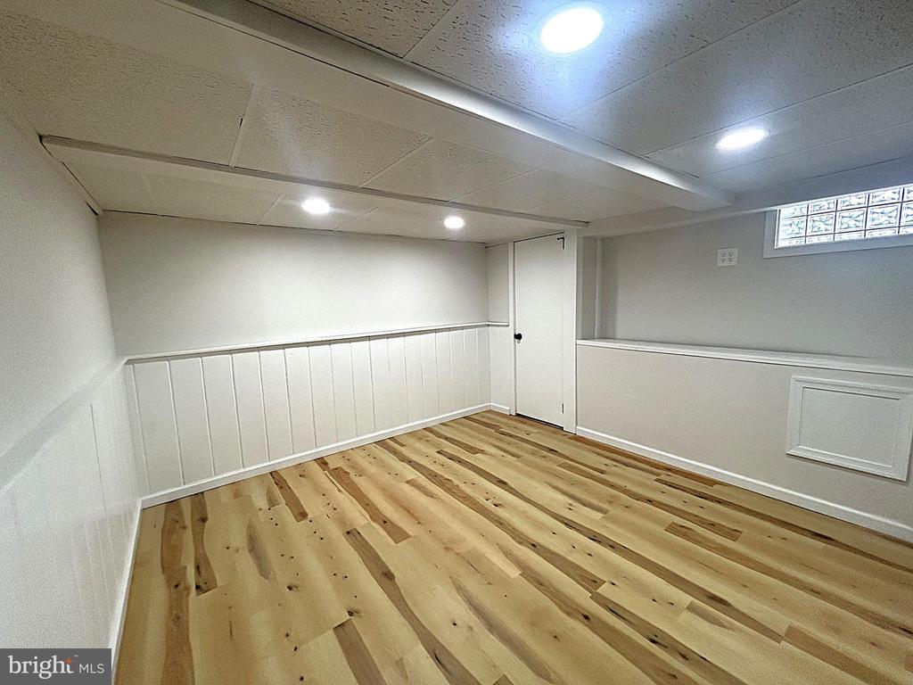 842 FAIRFAX ROAD