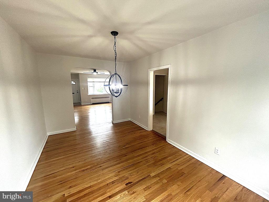842 FAIRFAX ROAD