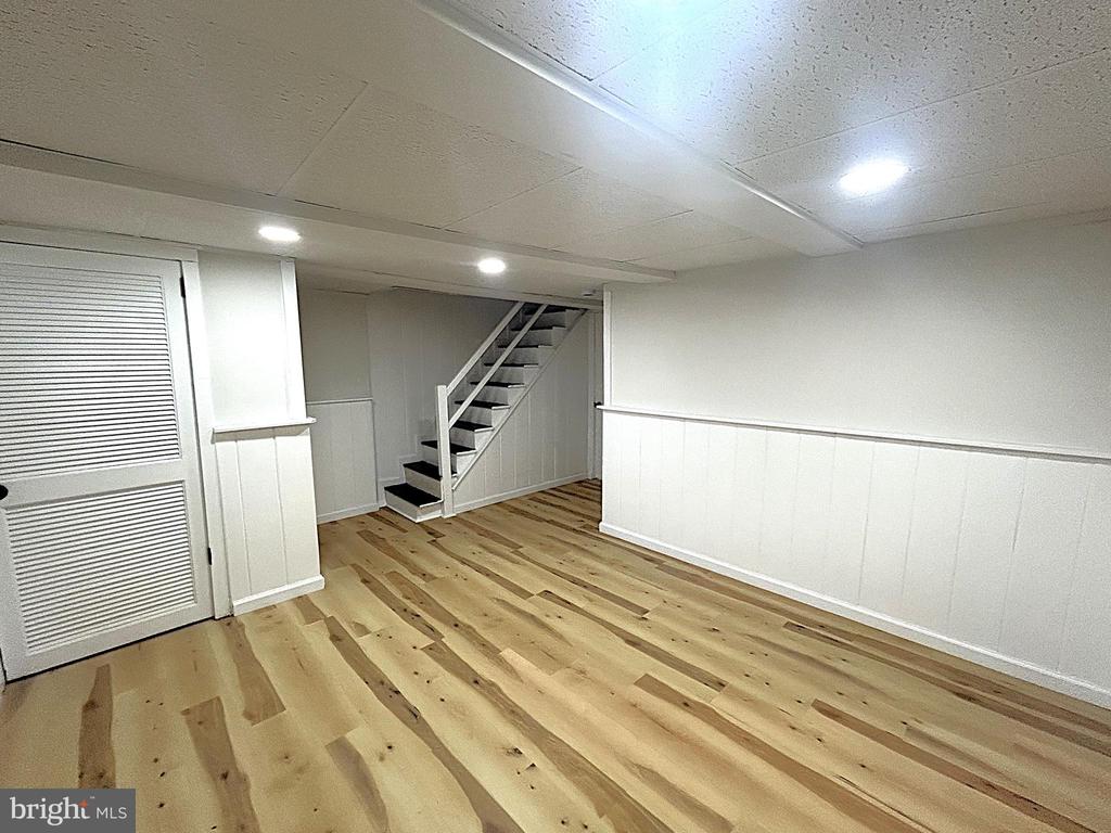 842 FAIRFAX ROAD