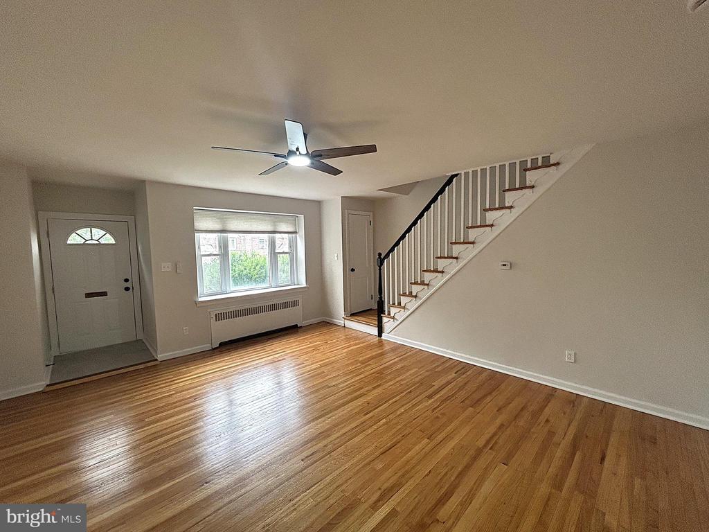 842 FAIRFAX ROAD