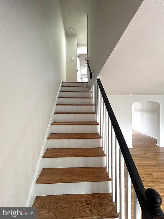 842 FAIRFAX ROAD