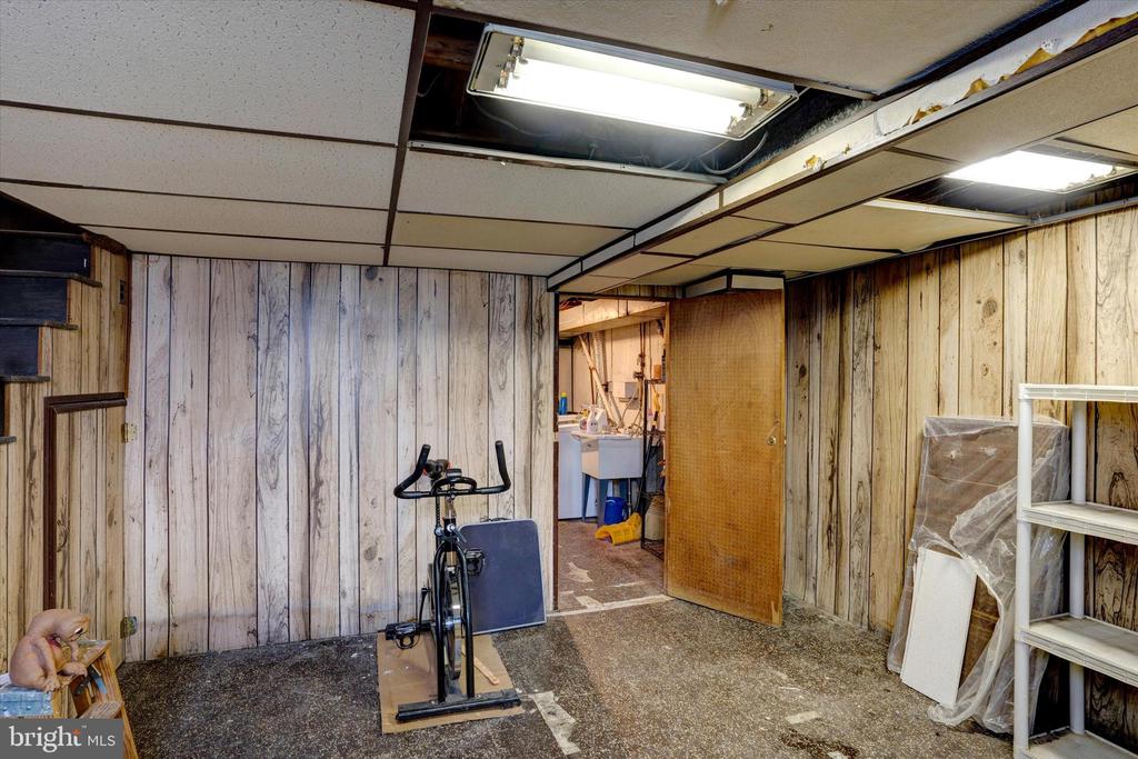 1130 TAYLOR DRIVE