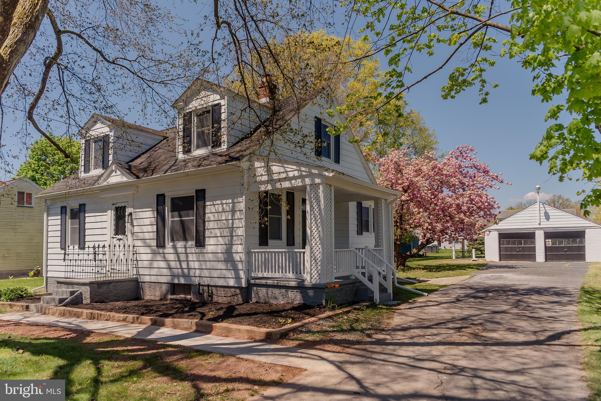 229 W 8TH STREET