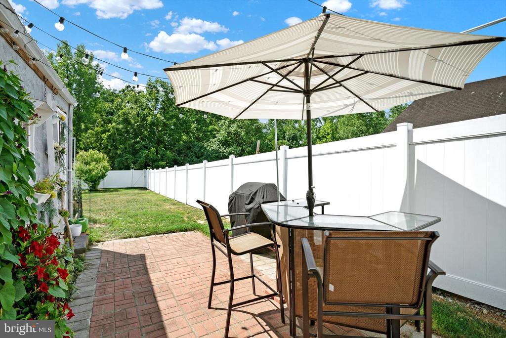 589 SUMMIT STREET