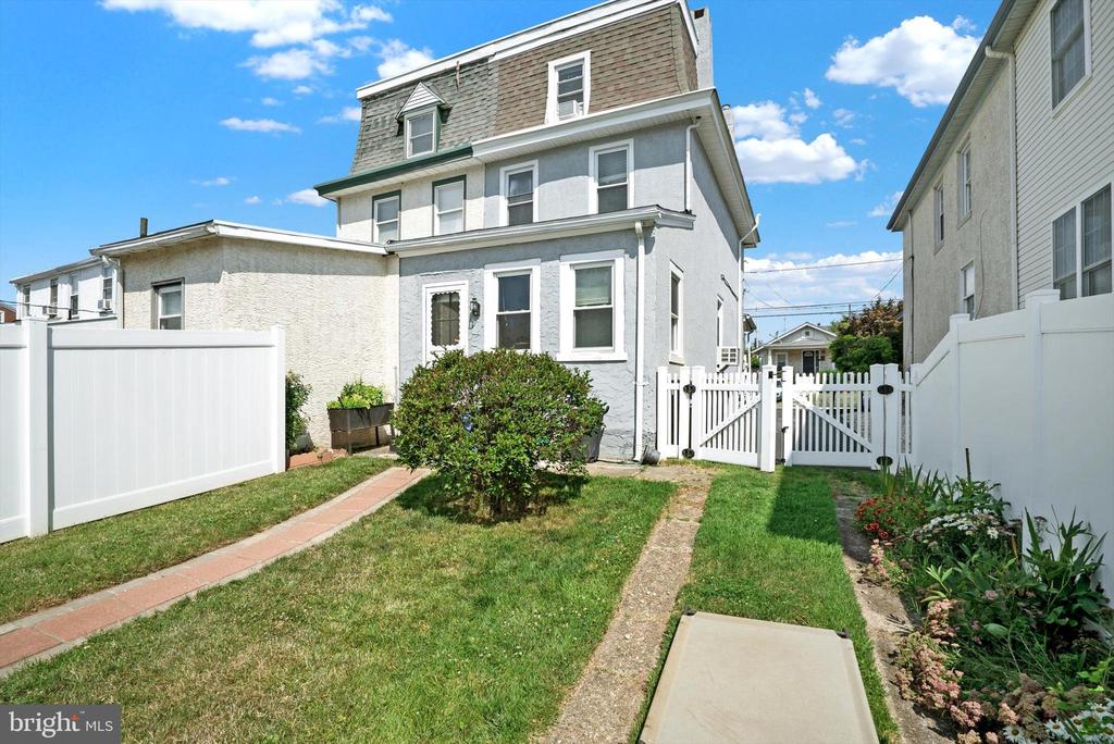 589 SUMMIT STREET