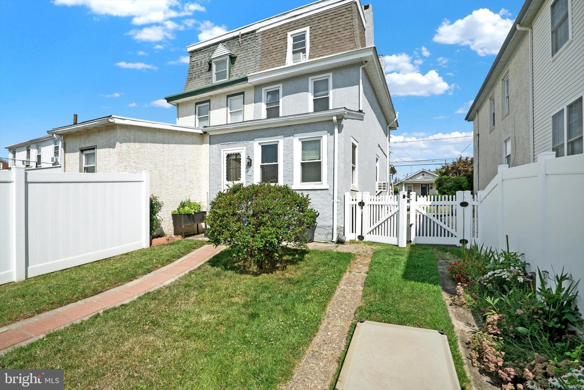 589 SUMMIT STREET