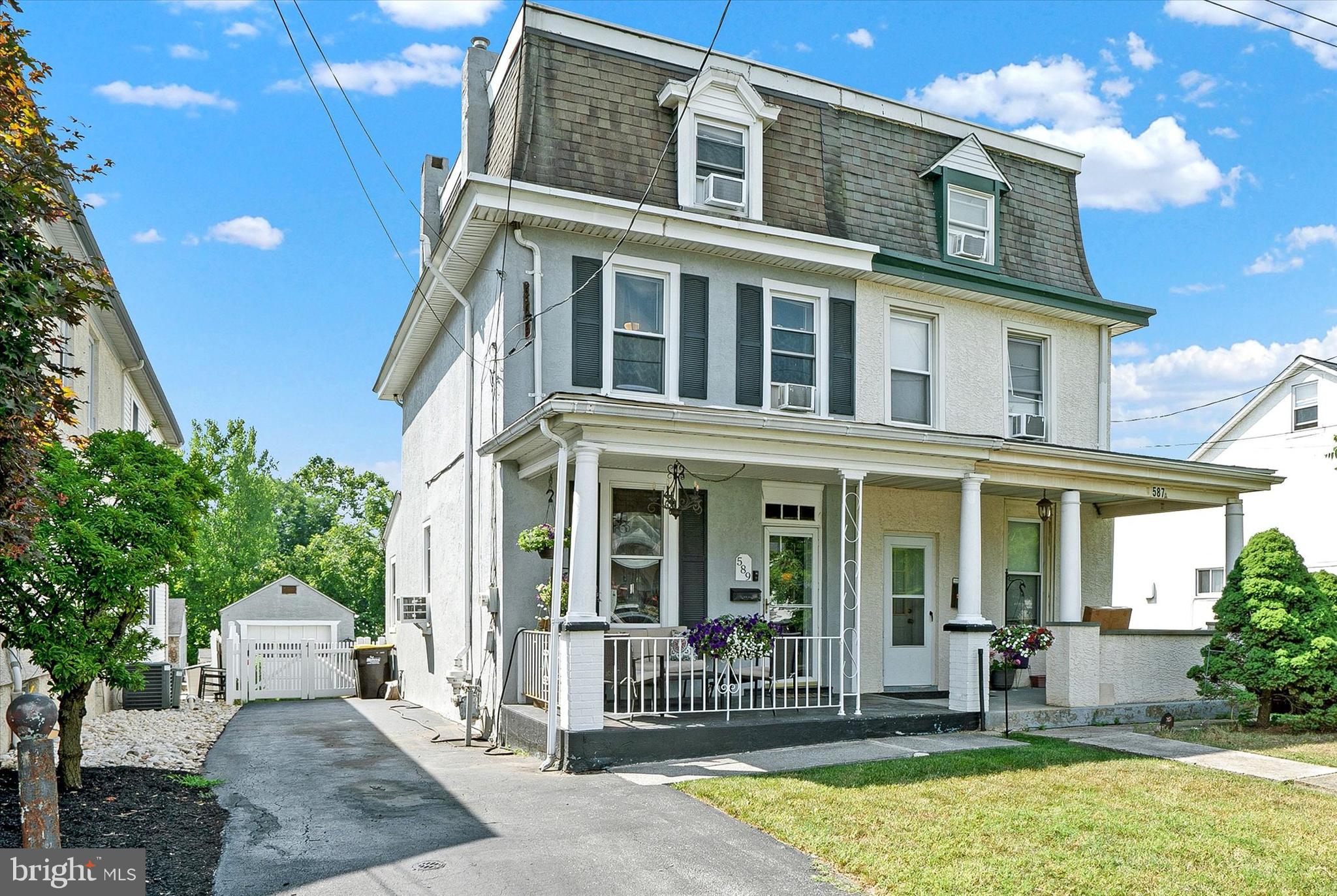 589 SUMMIT STREET