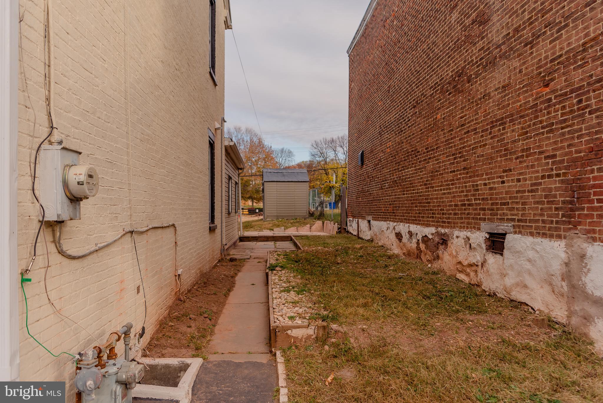 641 WALNUT STREET