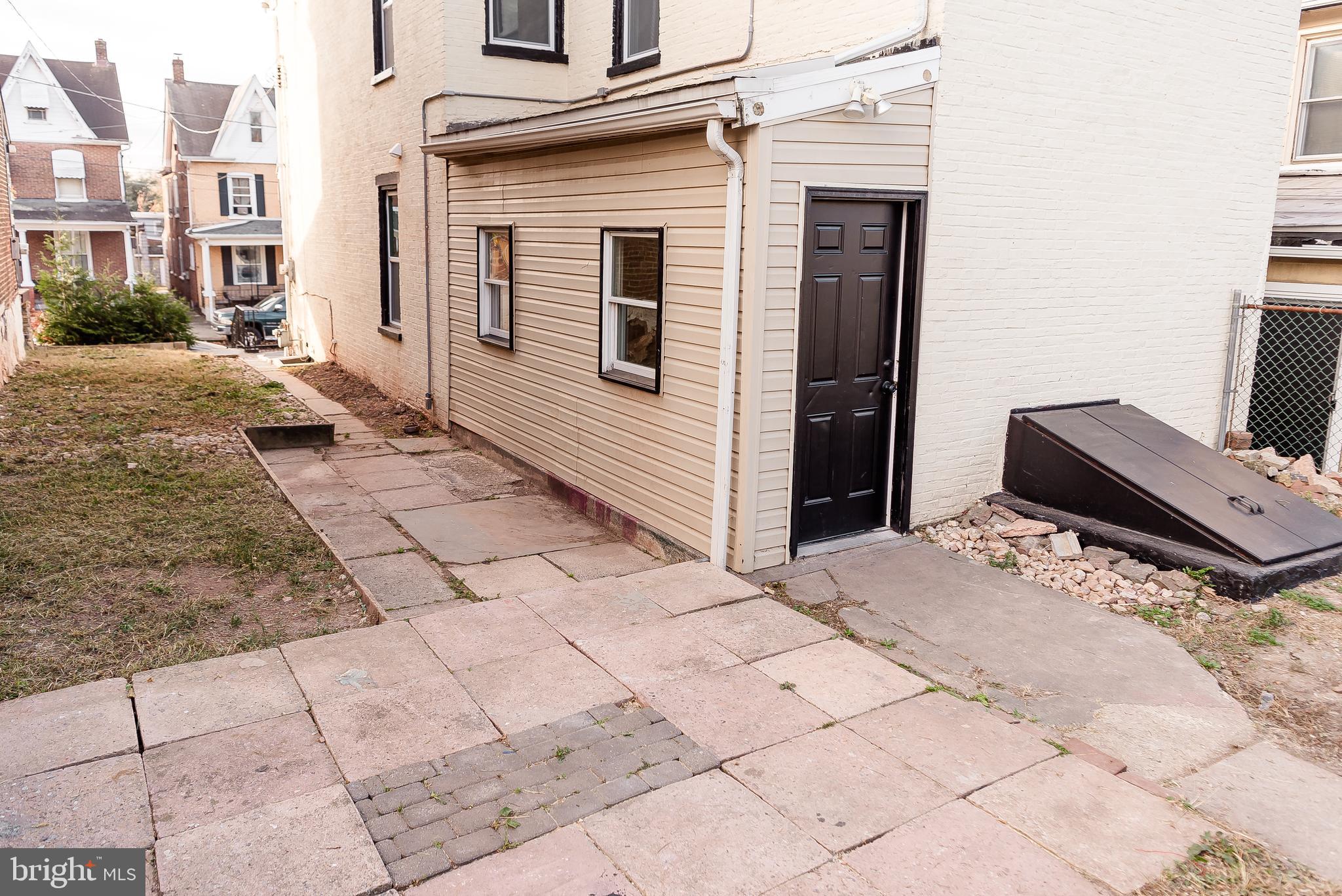 641 WALNUT STREET