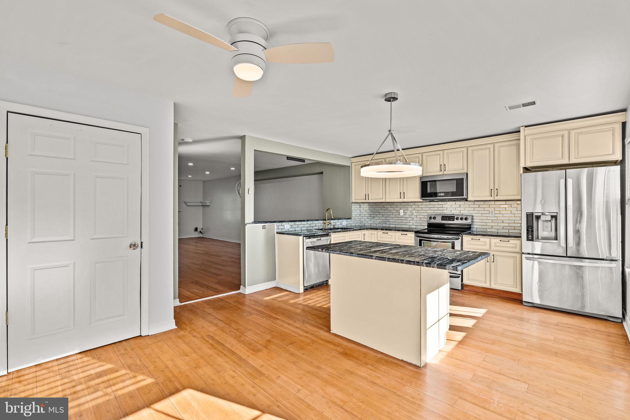 125 REGAL COURT