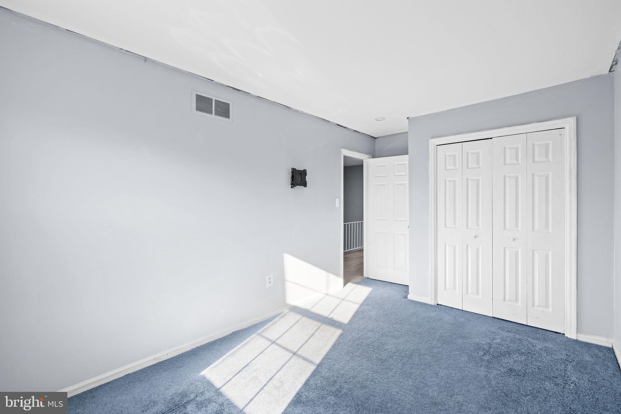 125 REGAL COURT