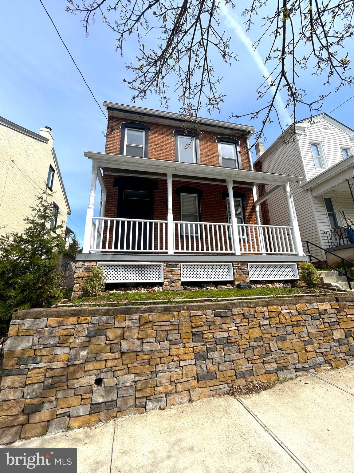 645 WALNUT STREET