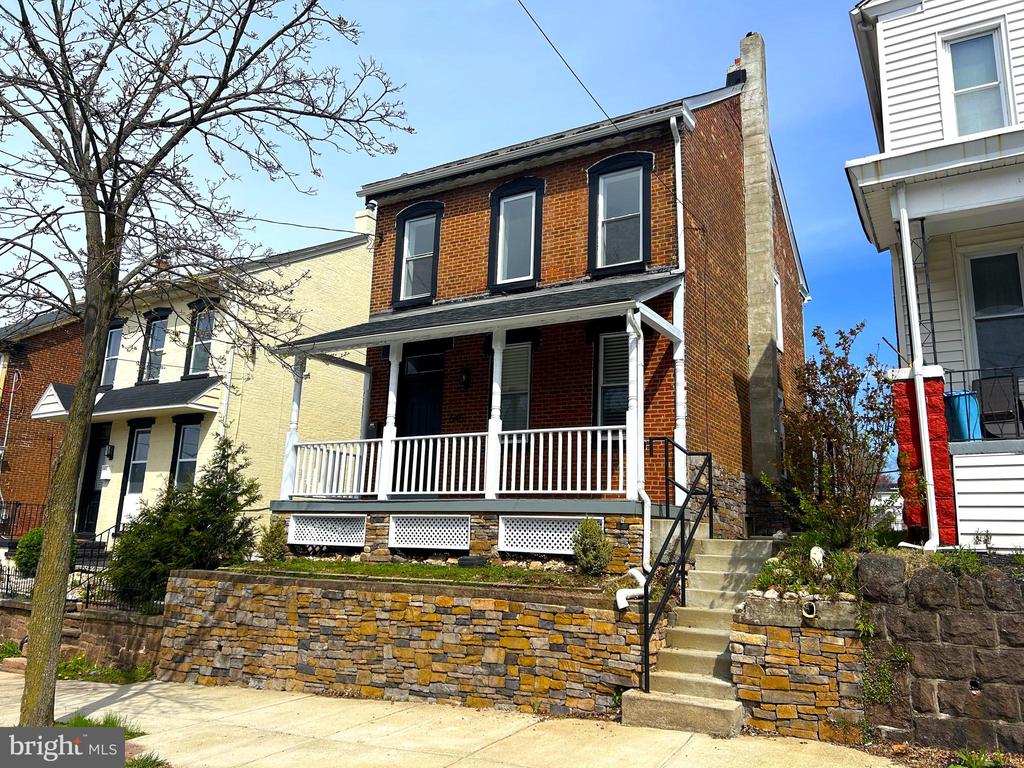 645 WALNUT STREET