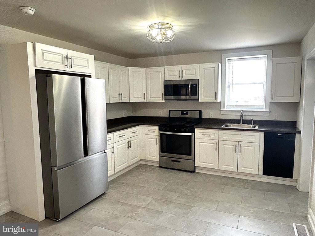 645 WALNUT STREET