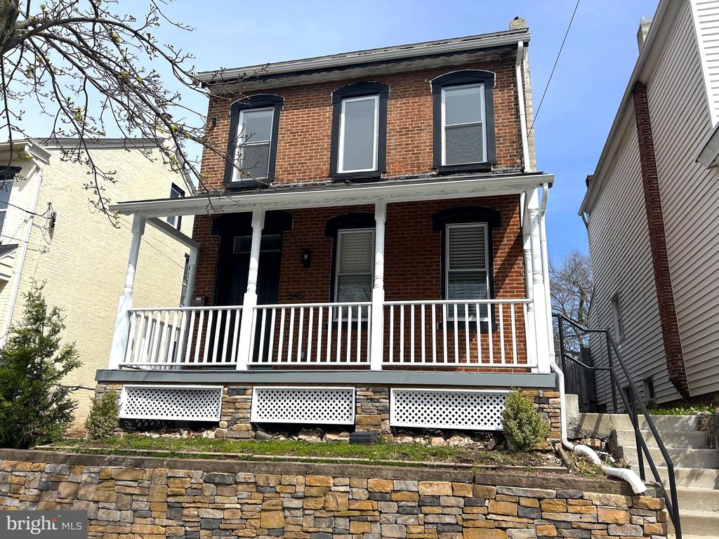 645 WALNUT STREET