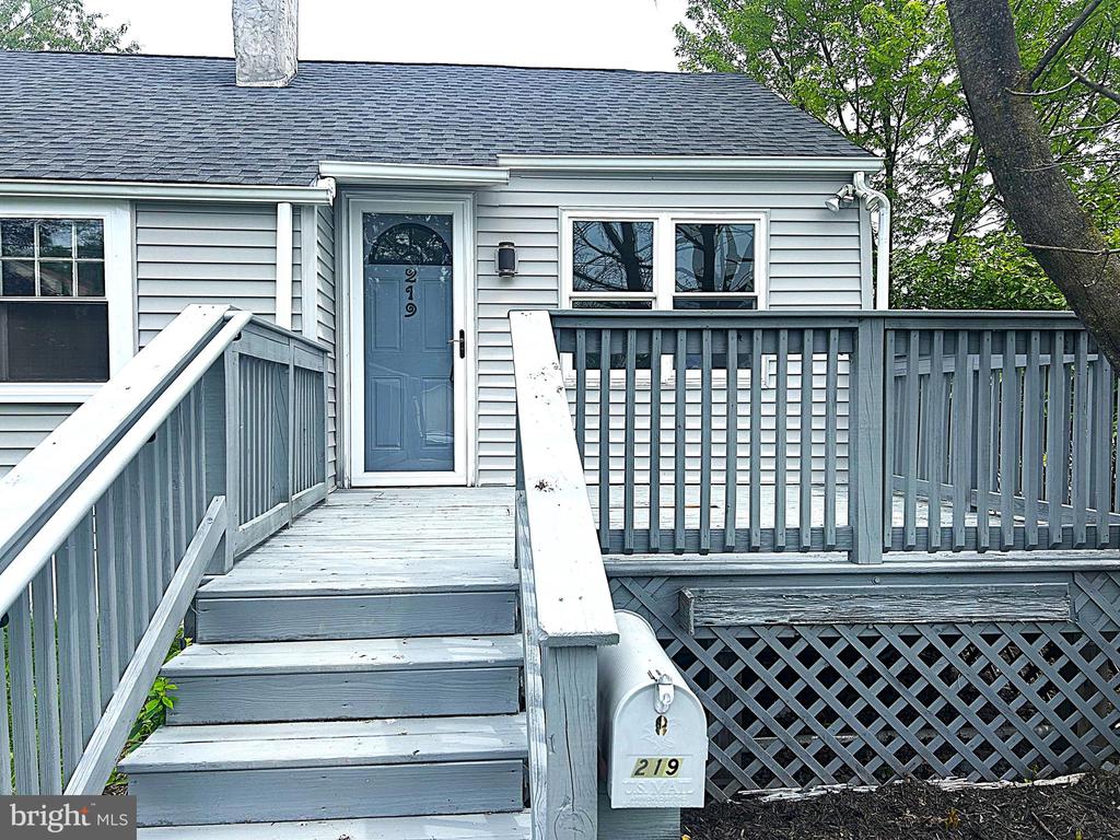 219 MASTER STREET