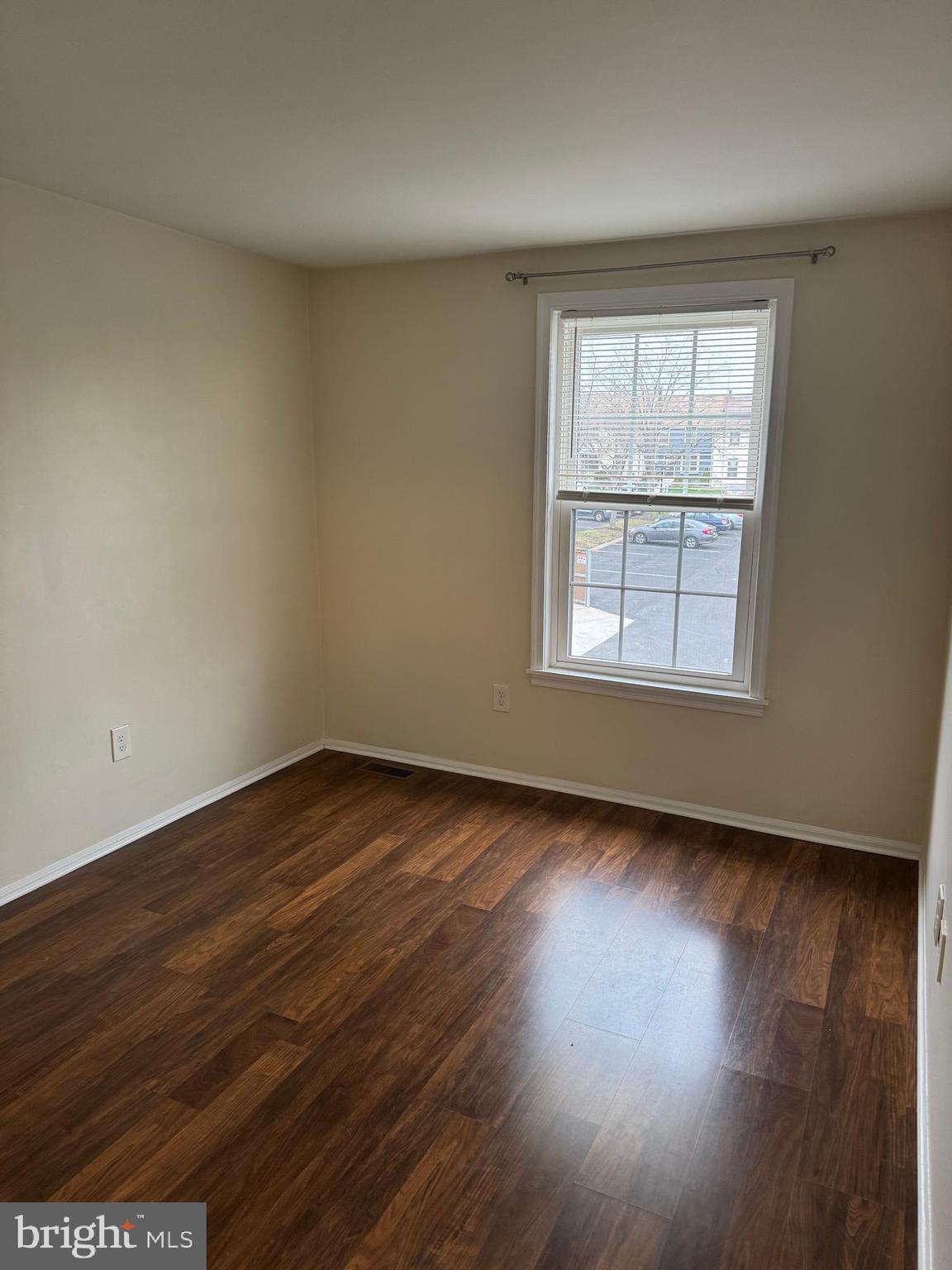 204 LIVINGSTON COURT