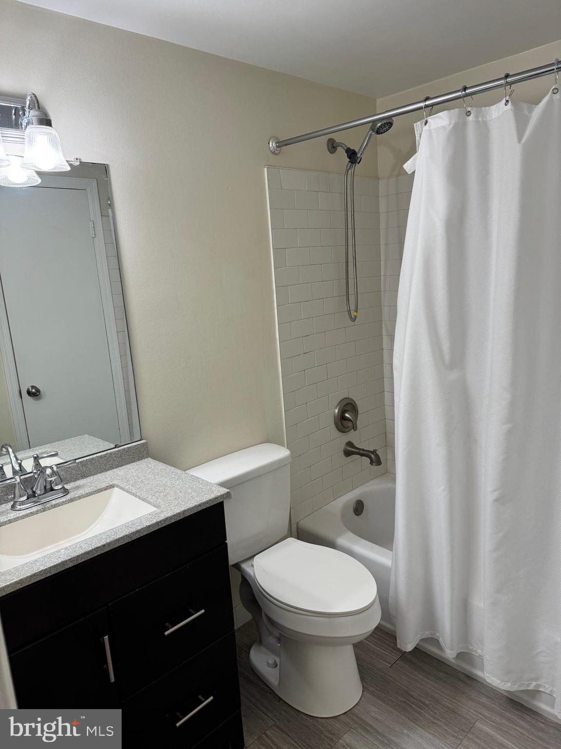 204 LIVINGSTON COURT