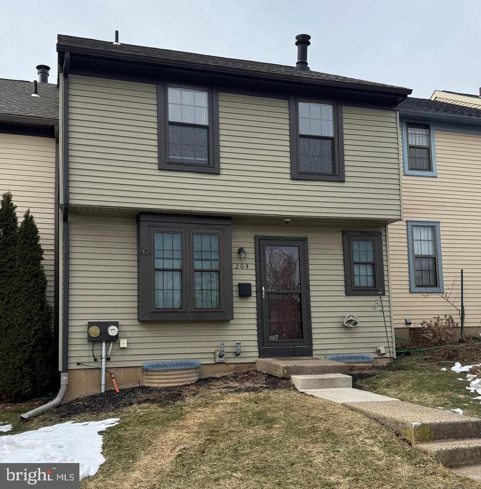 204 LIVINGSTON COURT
