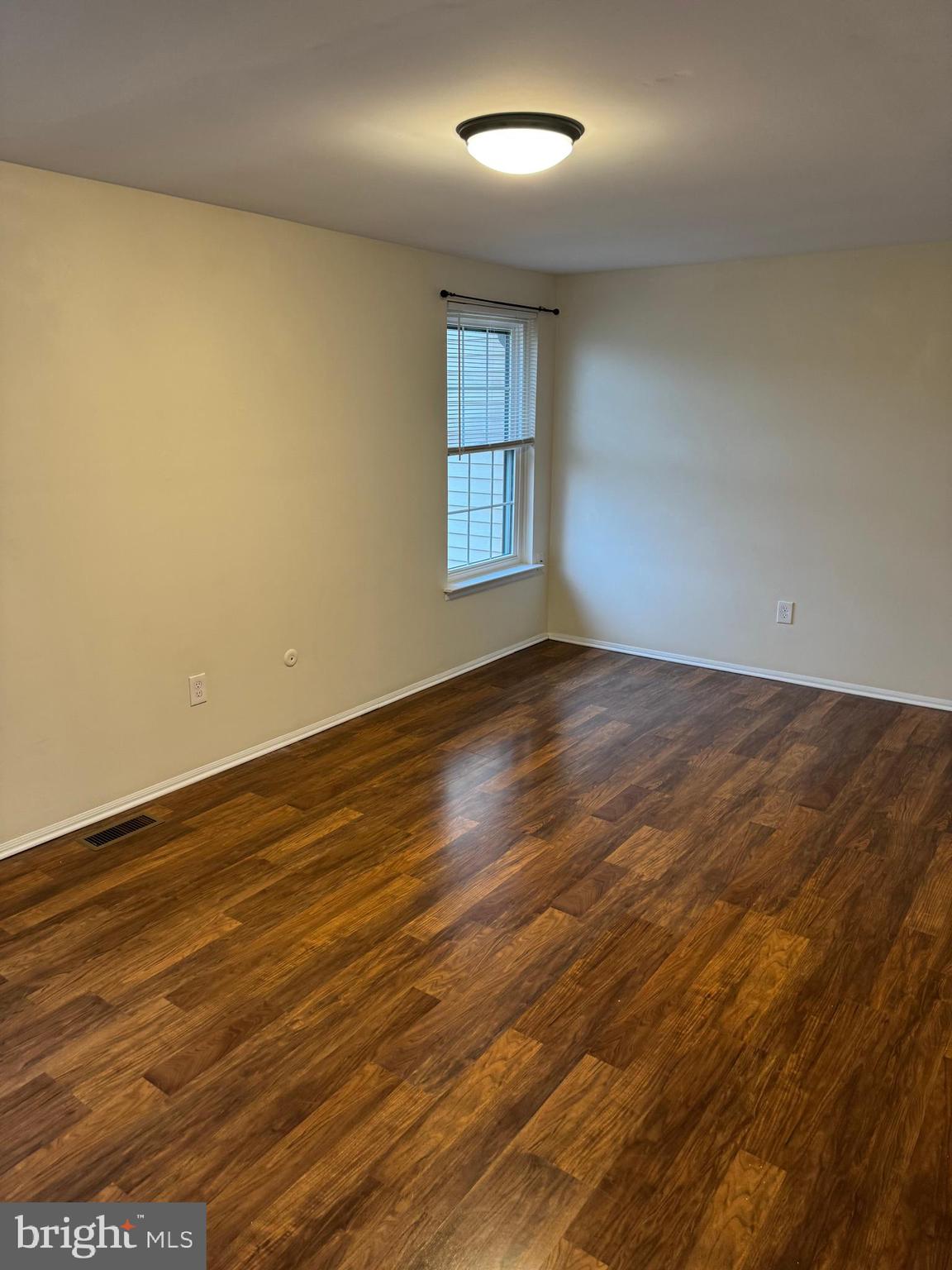 204 LIVINGSTON COURT