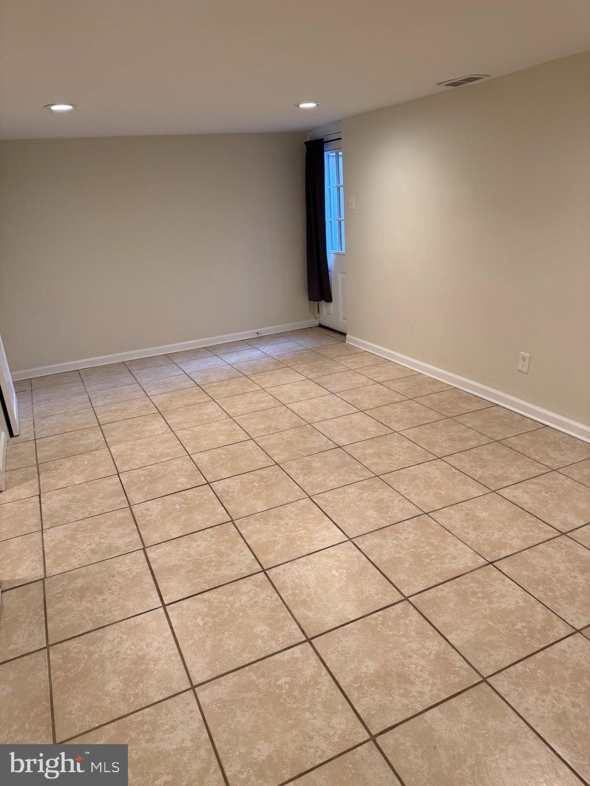 204 LIVINGSTON COURT