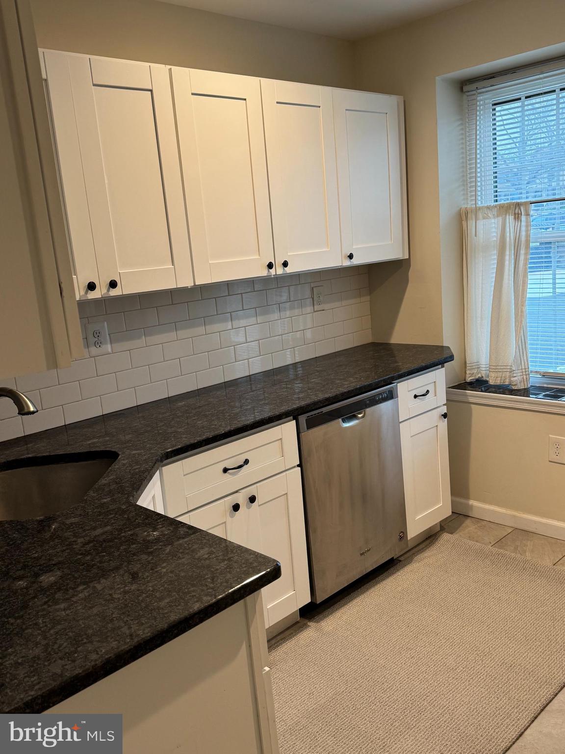 204 LIVINGSTON COURT
