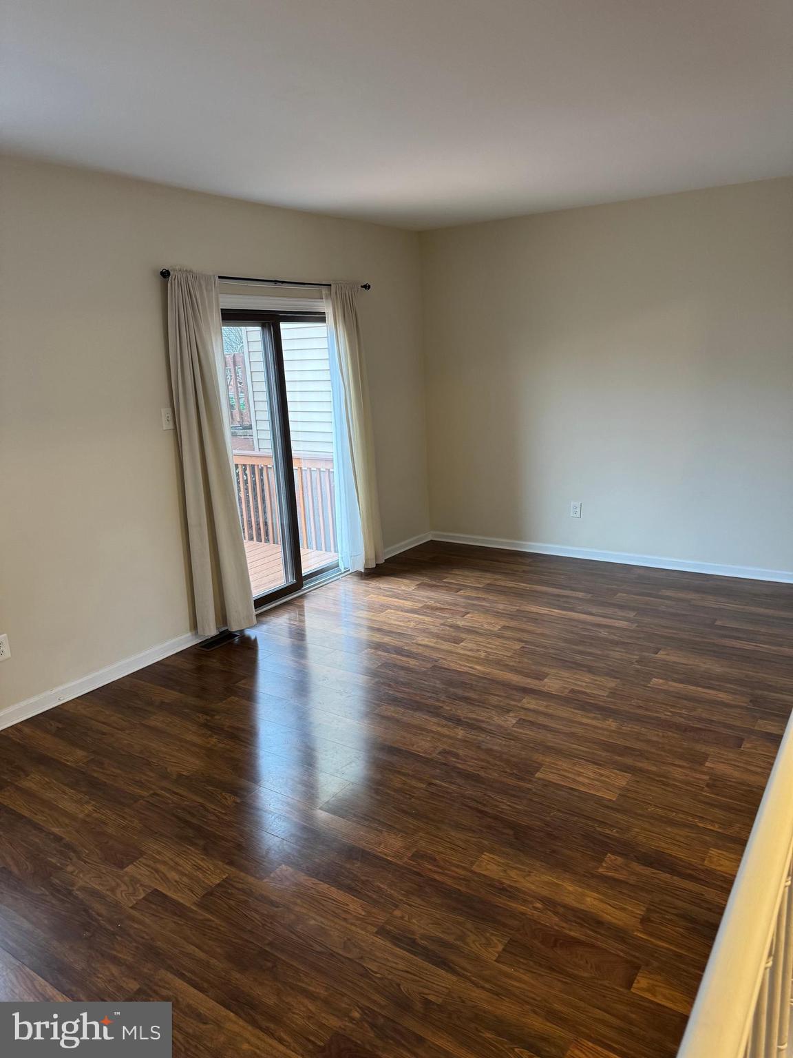 204 LIVINGSTON COURT