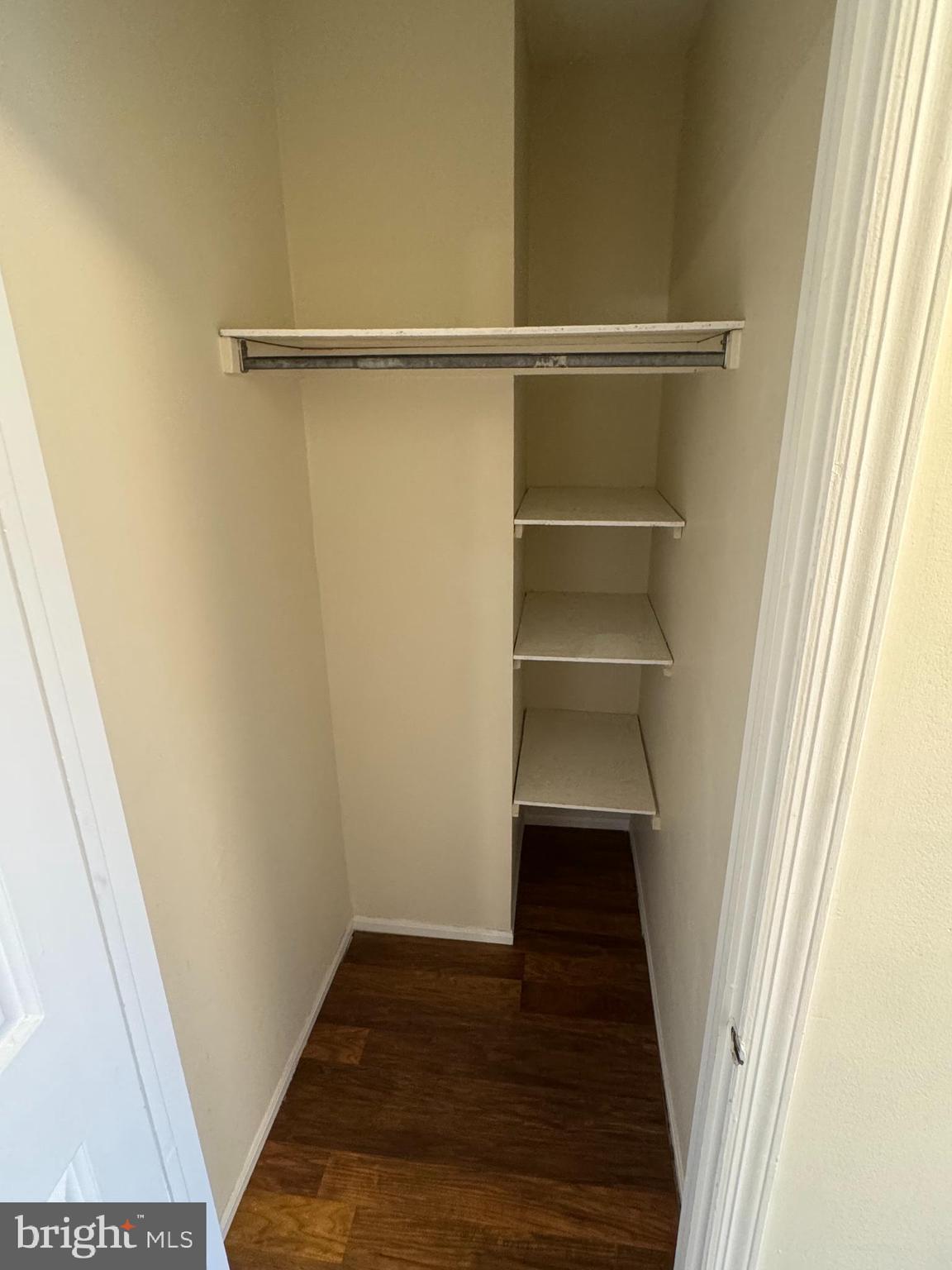 204 LIVINGSTON COURT