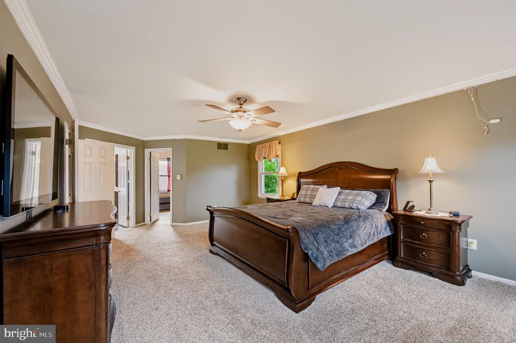 567 CONSTITUTION ROAD Unit:           