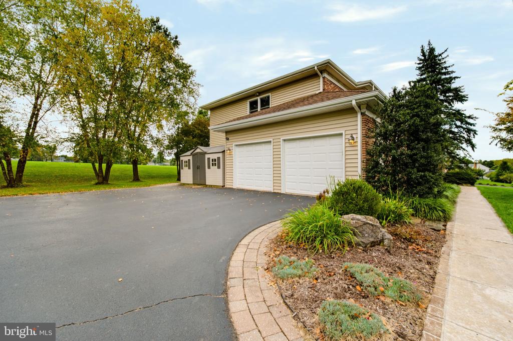 567 CONSTITUTION ROAD Unit:           