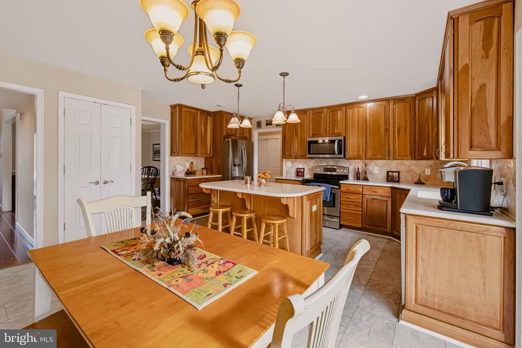 567 CONSTITUTION ROAD Unit:           