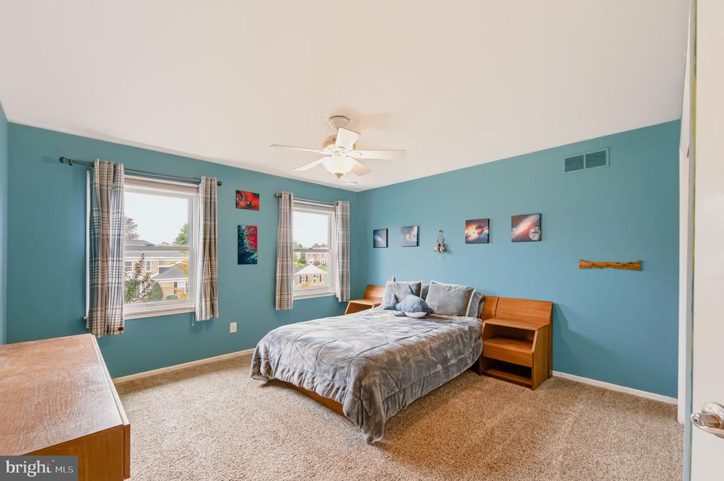 567 CONSTITUTION ROAD Unit:           
