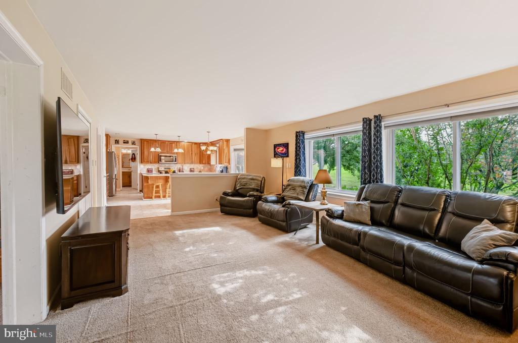 567 CONSTITUTION ROAD Unit:           