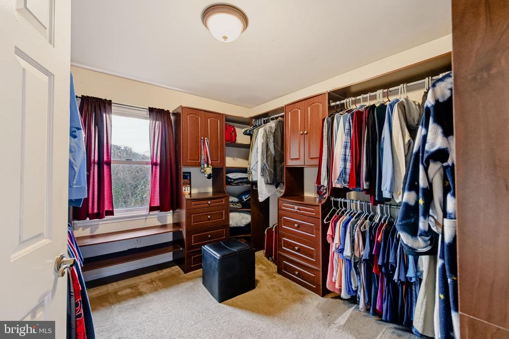 567 CONSTITUTION ROAD Unit:           