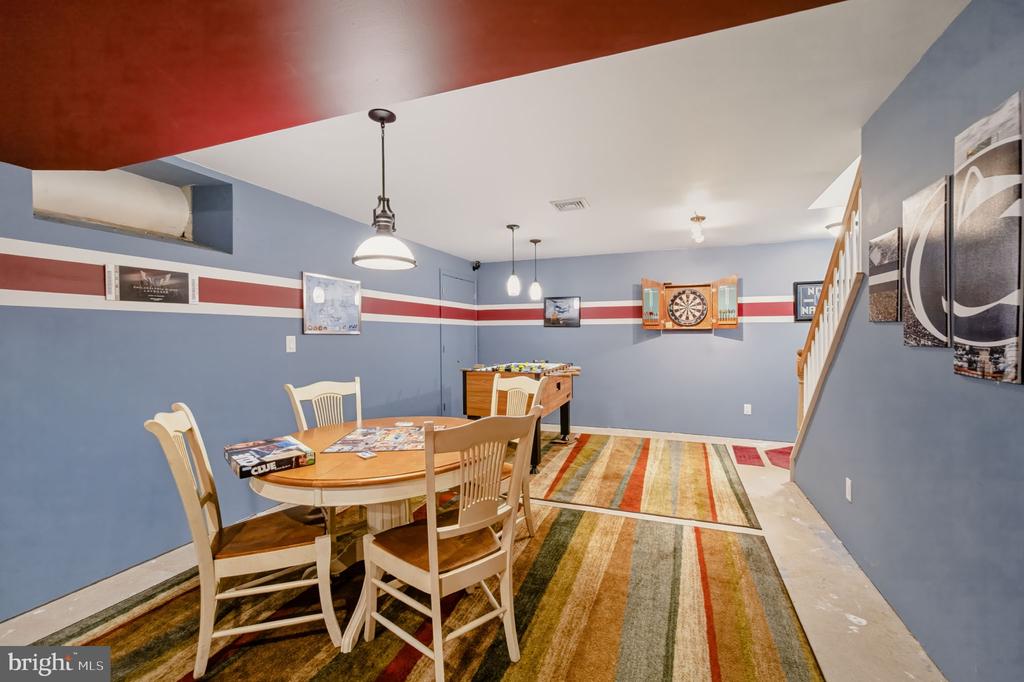 567 CONSTITUTION ROAD Unit:           