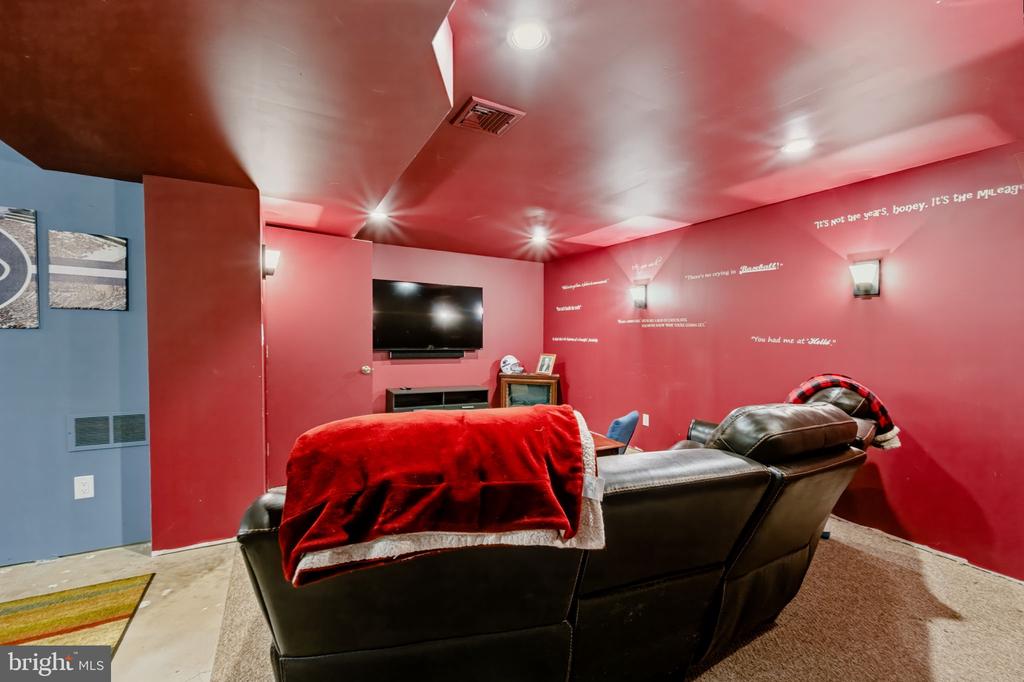 567 CONSTITUTION ROAD Unit:           