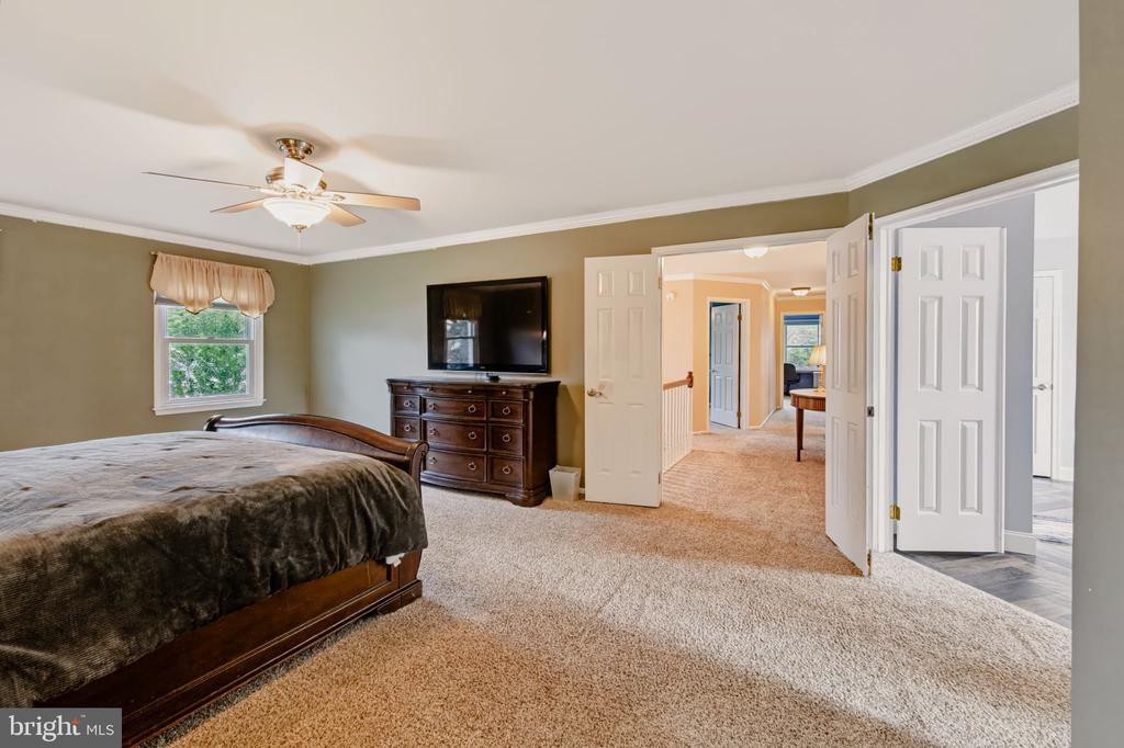 567 CONSTITUTION ROAD Unit:           