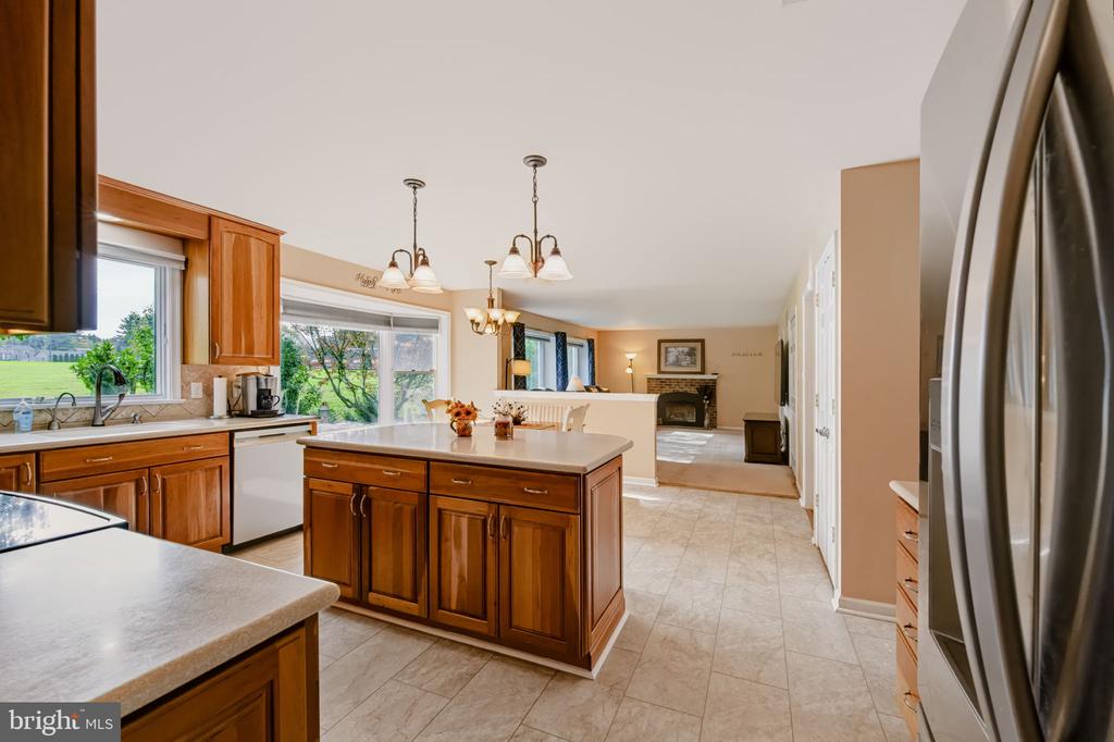 567 CONSTITUTION ROAD Unit:           