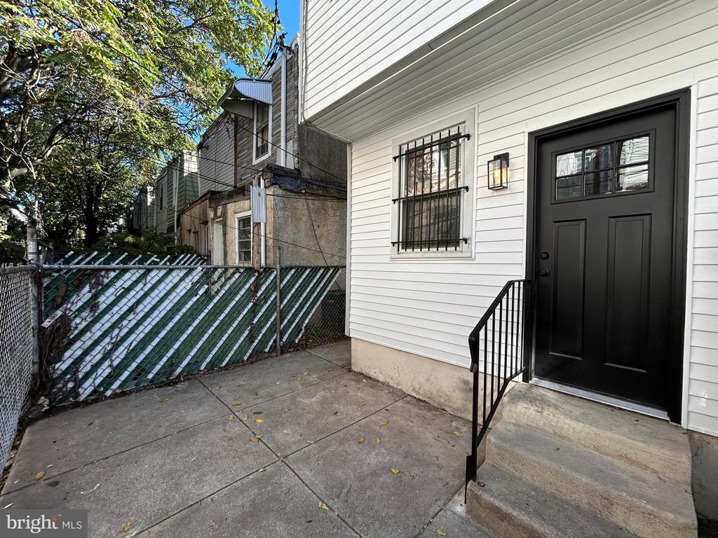38 N PEACH STREET
