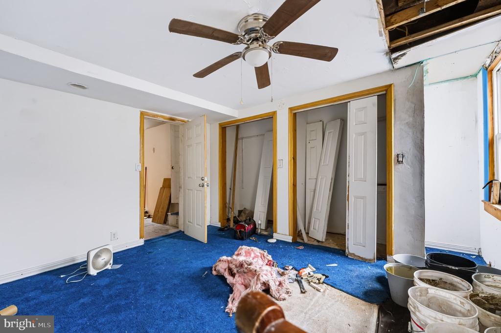 807 W NORWEGIAN STREET