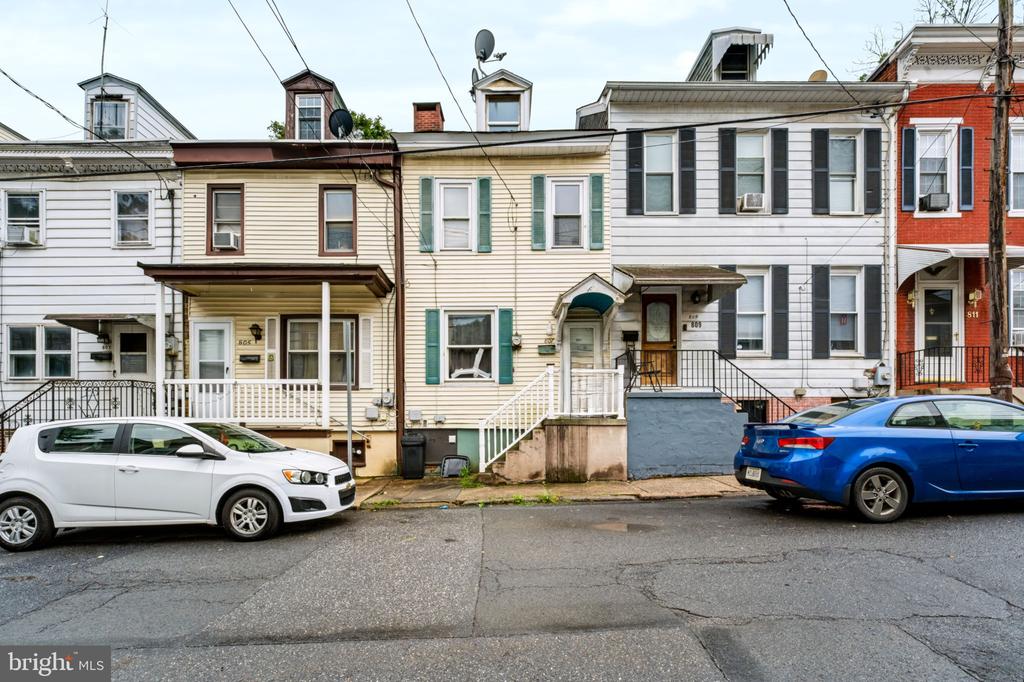 807 W NORWEGIAN STREET