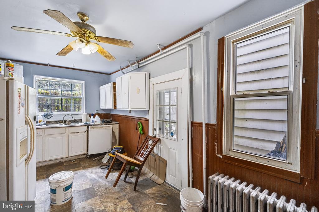 807 W NORWEGIAN STREET