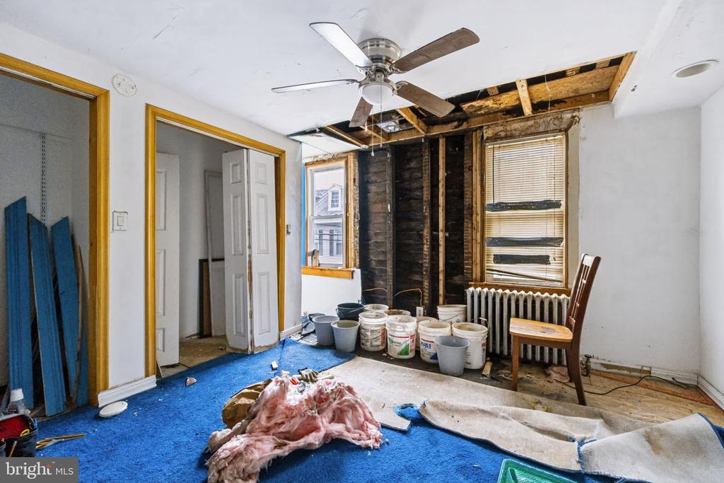 807 W NORWEGIAN STREET