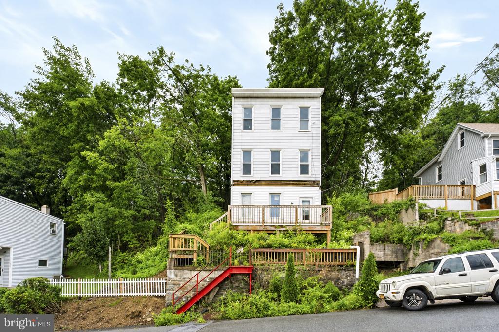 408 FRONT STREET