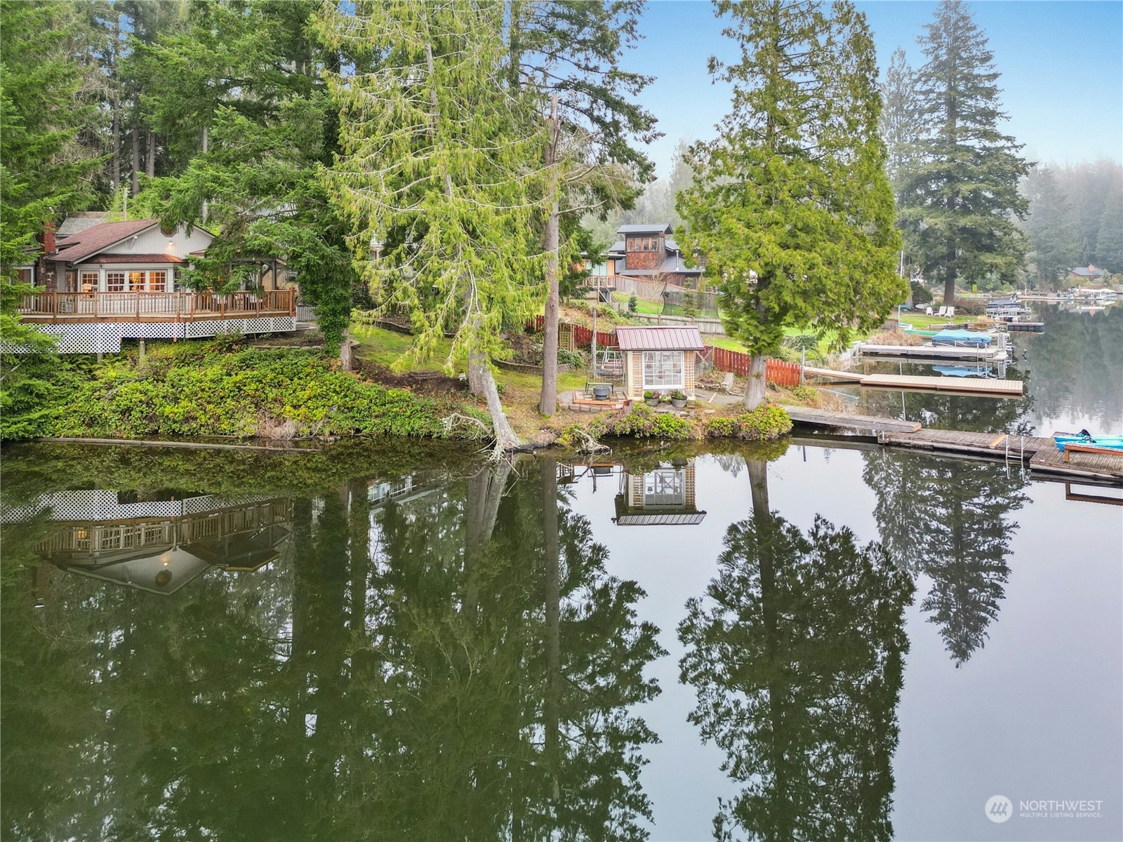 4042 W Ames Lake Drive NE