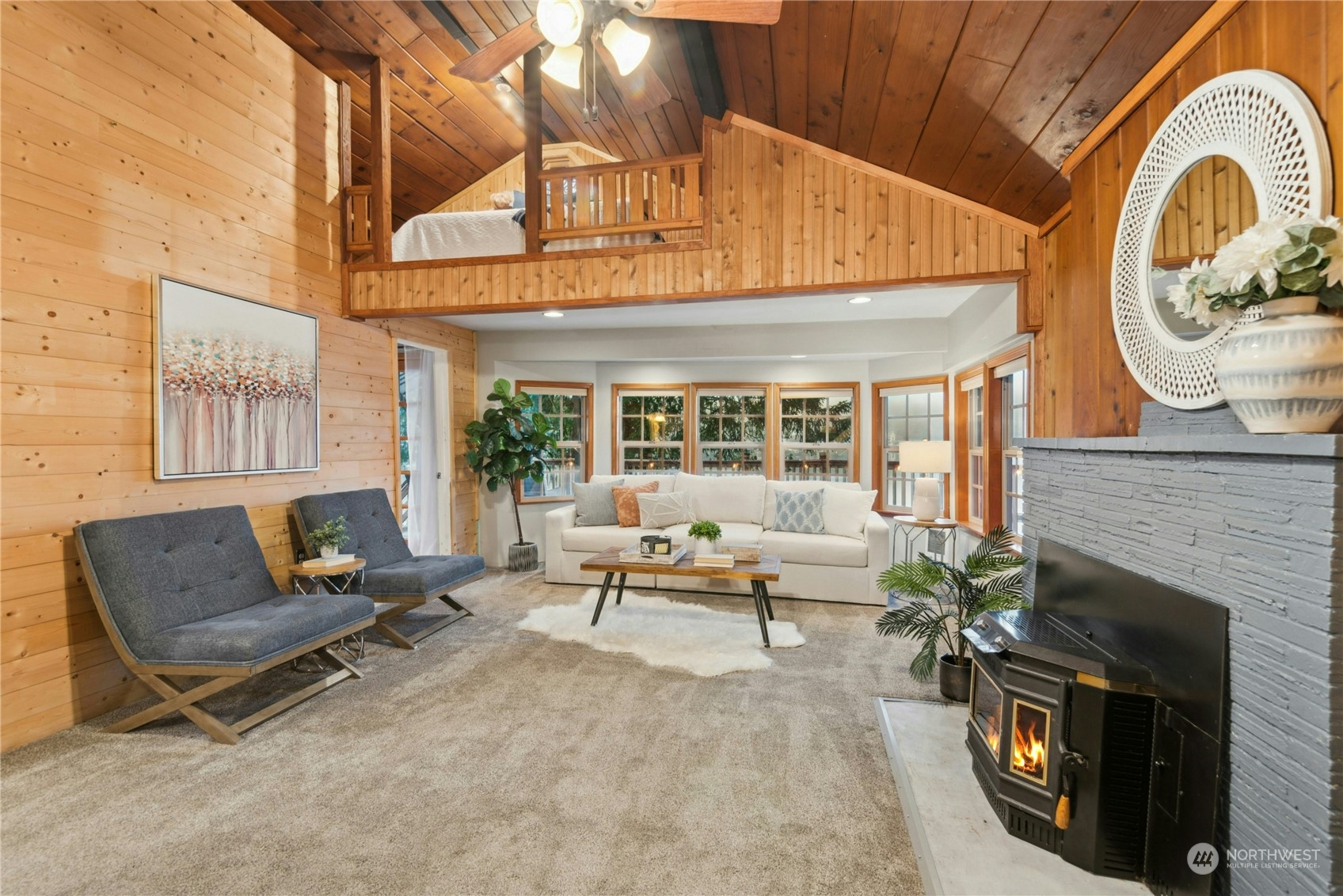 4042 W Ames Lake Drive NE