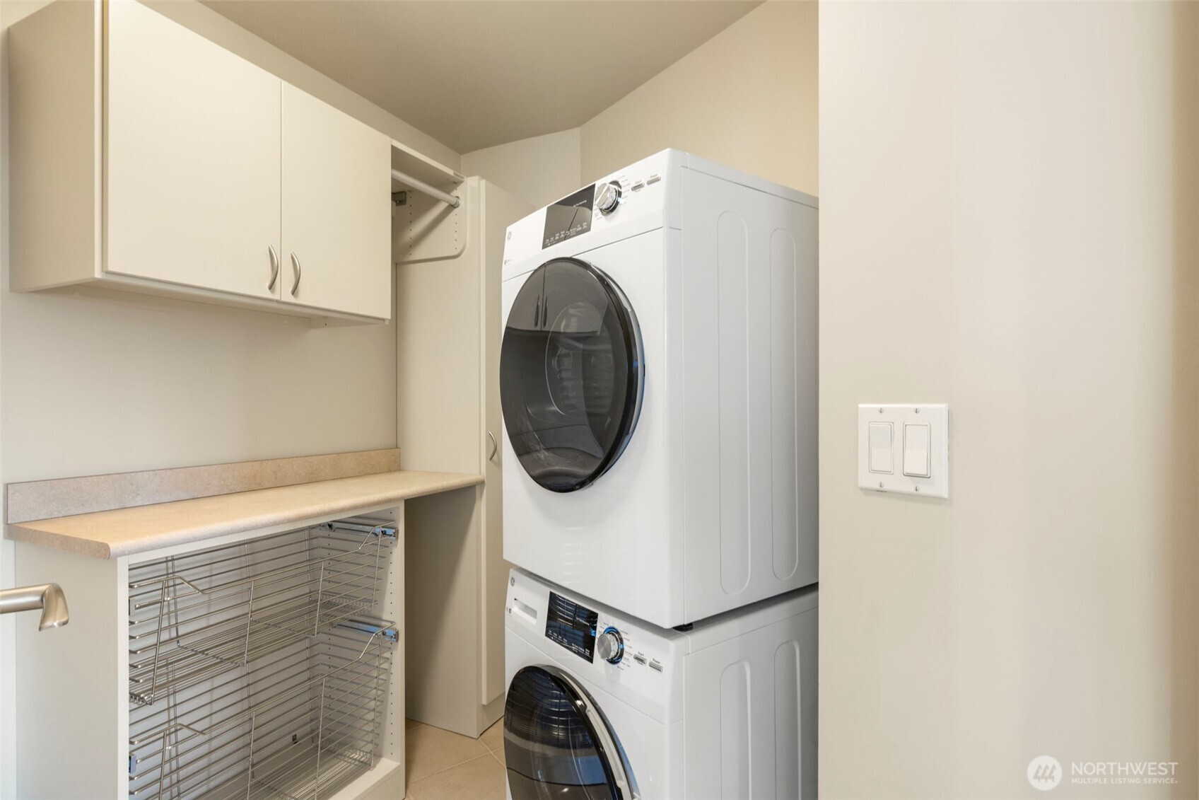 10610 NE 9th Place Unit: 1220