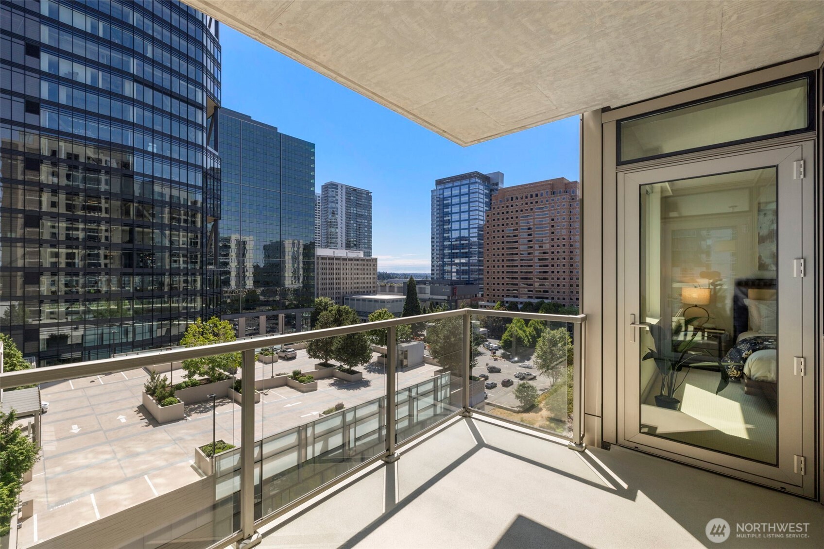 10610 NE 9th Place Unit: 1220