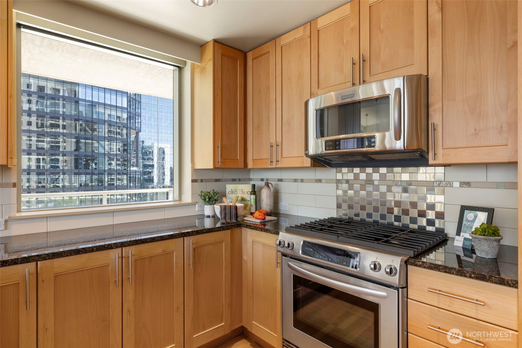 10610 NE 9th Place Unit: 1220