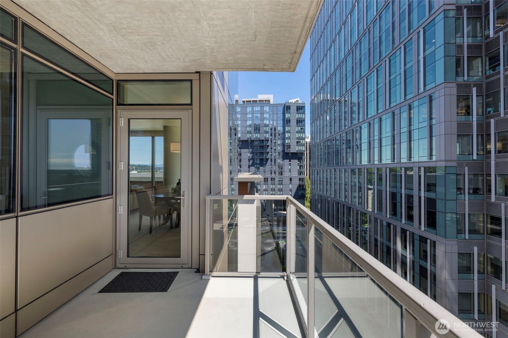 10610 NE 9th Place Unit: 1220